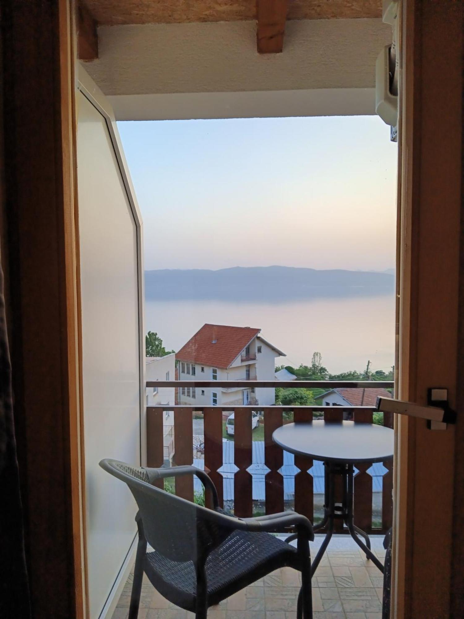 Risto'S Guest House Elshani Buitenkant foto