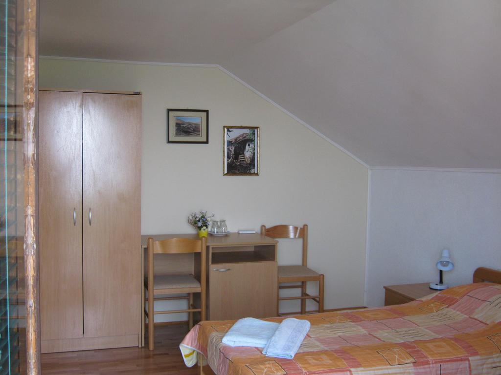Risto'S Guest House Elshani Buitenkant foto