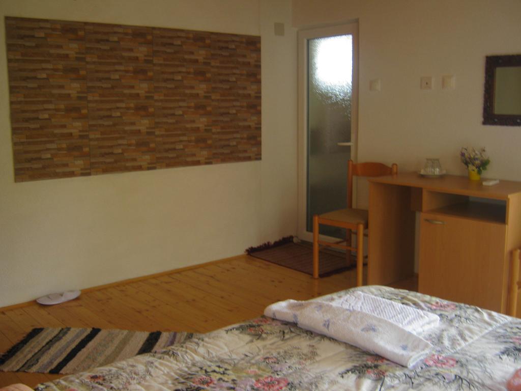 Risto'S Guest House Elshani Kamer foto