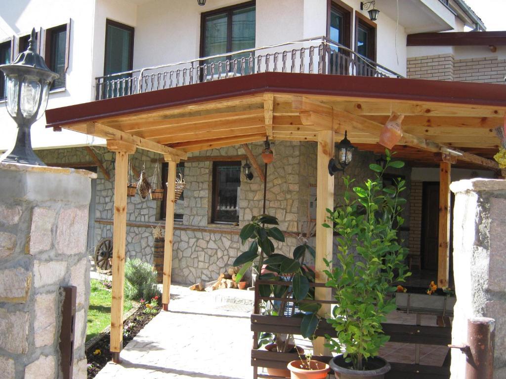 Risto'S Guest House Elshani Buitenkant foto