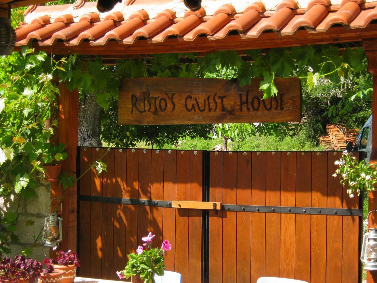 Risto'S Guest House Elshani Buitenkant foto